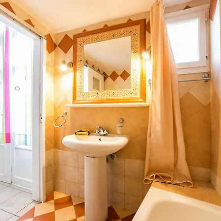 Casa vacanze Town House For 6-16 With Ac