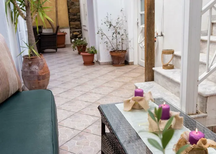 Town House For 6-16 With Ac 펜션 Páros