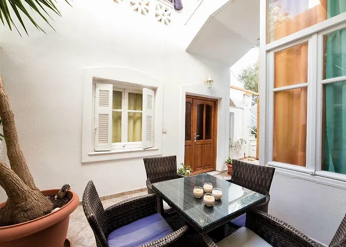 Town House For 6-16 With Ac 펜션 Páros