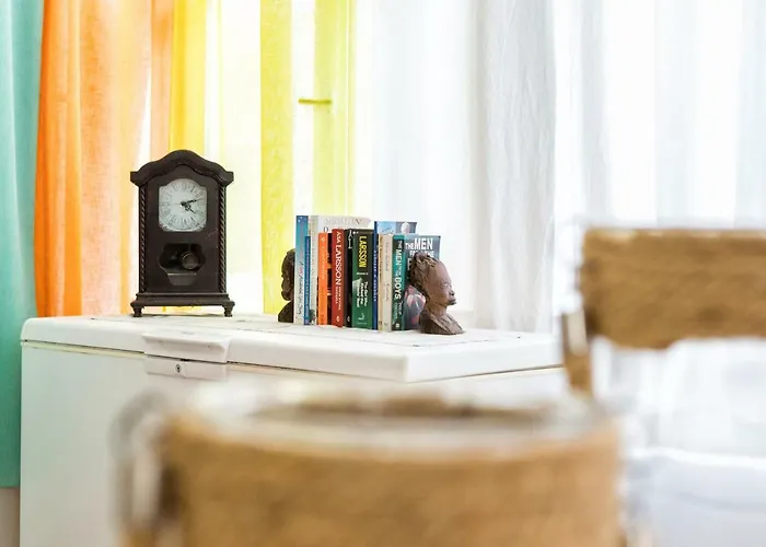 펜션 Town House For 6-16 With Ac Páros