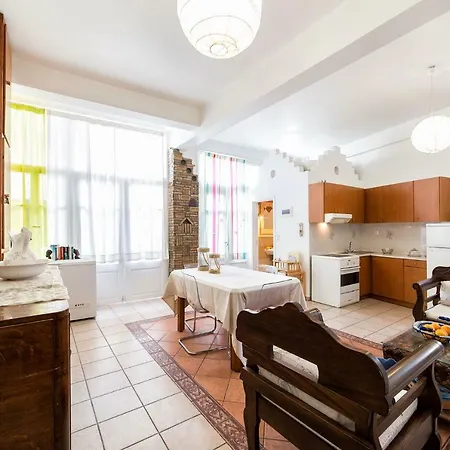 Holiday home Town House For 6-16 With Ac