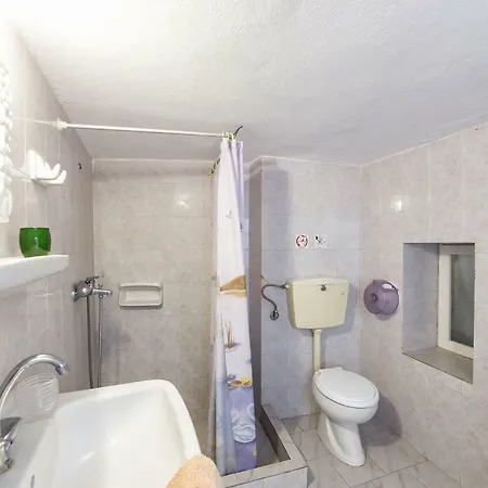 度假居 Town House For 6-16 With Ac