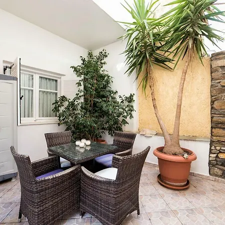 Town House For 6-16 With Ac 度假居 *