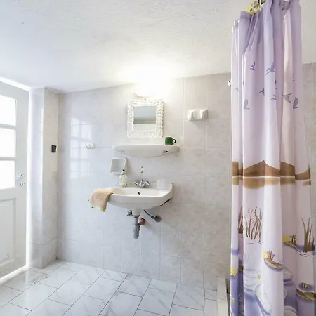 度假居 Town House For 6-16 With Ac