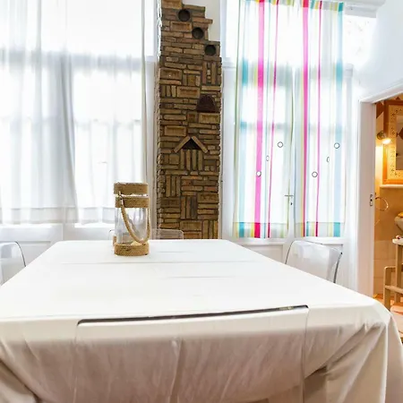 Town House For 6-16 With Ac 度假居 *