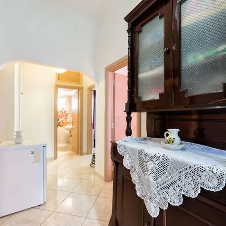 Holiday home Town House For 6-16 With Ac *