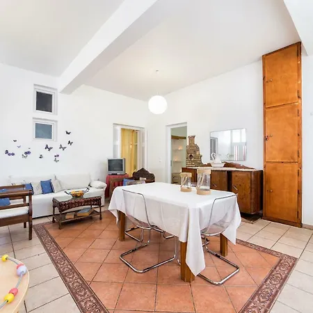 度假居 Town House For 6-16 With Ac